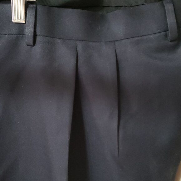 Roundtree & Yorke. Easy Care Trousers; Dark Blue; Cuffed Hemline; Pleated. Size - Picture 4 of 16